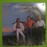 Грамофонна плоча Emerson Lake & Palmer Love Beach , снимка 1 - Грамофонни плочи - 31416659