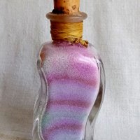 Декоративна бутилка със цветен пясък , снимка 2 - Декорация за дома - 38514812