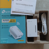 Powerline адаптер TP-Link AV600 TL-WPA4220, снимка 1 - Мрежови адаптери - 44586760