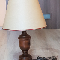 Старинна дървена лампа , снимка 1 - Настолни лампи - 44586863