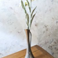Елегантна вазичка, снимка 1 - Декорация за дома - 31620451