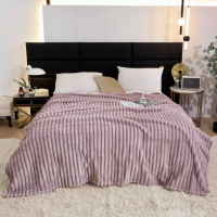 Поларено одеяло - Розово 200x230, снимка 2 - Олекотени завивки и одеяла - 44810202