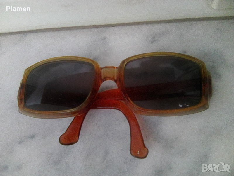 Стари тъмни противослънчеви очила, снимка 1