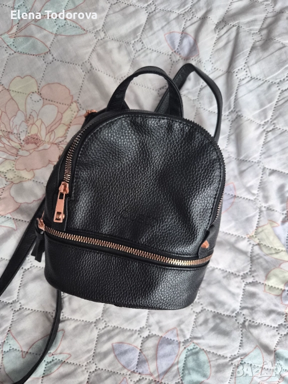 Малка черна раничка, снимка 1