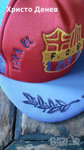 шапка с козирка Барселона от времето на Стоичков в отбора, снимка 2 - Други ценни предмети - 52988870