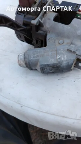 КЛЮЧ ЗА ЗАПАЛВАНЕ и лостчета VW 357905851 VW , снимка 2 - Части - 47516540