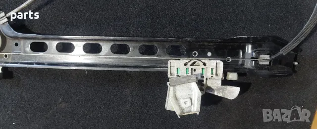 Заден Десен Стъклоповдигач Мерцедес CLS W219 , снимка 9 - Части - 50338718