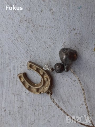 Миниатюрна бронзова подкова с тежест, снимка 1 - Антикварни и старинни предмети - 39943610