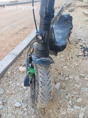 Продавам електрическа тротинетка Ламборджини Аlext за ремонт или части., снимка 4 - Скейтборд, ховърборд, уейвборд - 54041576