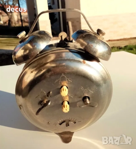 Ретро будилник Янтар JANTAR 4 jewls USSR - работещ, снимка 7 - Антикварни и старинни предмети - 51456025