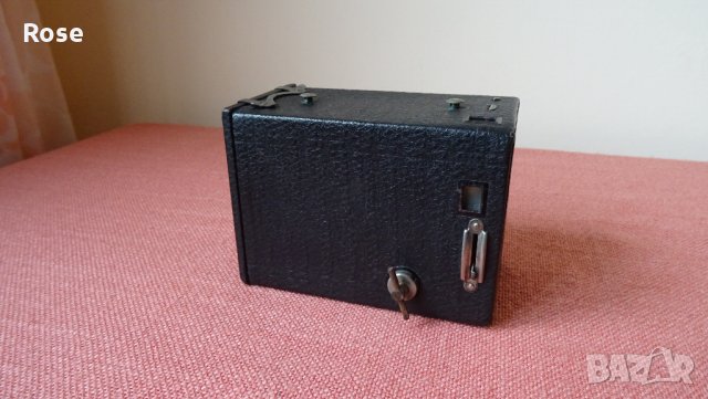 ANTIQUE Box Camera KODAK Brownie No. 2- 1920год,фотоапарат, снимка 6 - Антикварни и старинни предмети - 31637914
