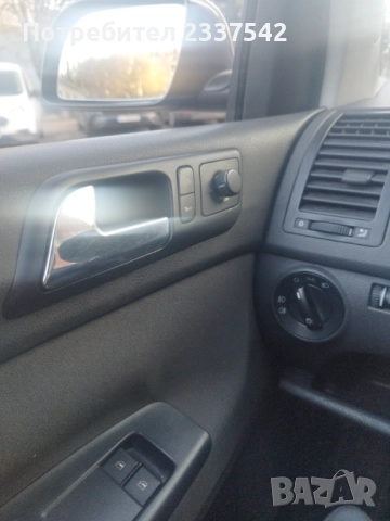VW , снимка 2 - Автомобили и джипове - 52425073