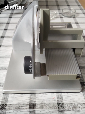 Немска слайс машина GRAEF - 130 W, снимка 3 - Кухненски роботи - 52562689