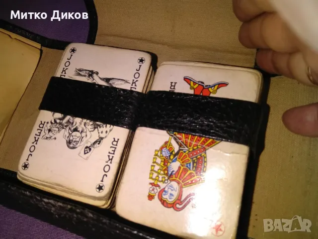 Калъф кожен за 2 чифта карти и те в него винтидж, снимка 2 - Карти за игра - 48347805