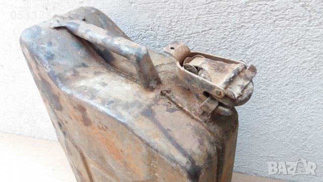 Масивна метална туба за гориво - 10 литра , снимка 5 - Антикварни и старинни предмети - 31051663