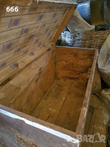 Дървен съндък и куфар, снимка 2 - Антикварни и старинни предмети - 42313108