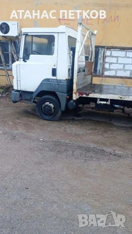 продавам на части Нисан Т100