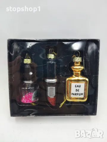 Стъклени Коледни играчки Christmas 3 броя в кутия  Размери кутия 12х10х3.5 см