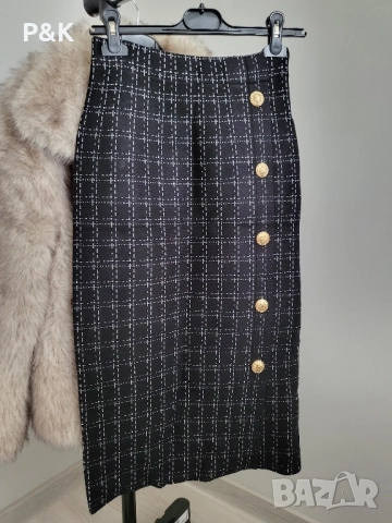 Елегантна плътна пола с копчета