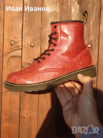  оригинални боти  DR. MARTENS RED GLITTER 1460 BOOTS номер 37, снимка 10 - Бебешки боти и ботуши - 38709298