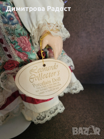 Порцеланова колекционерска кукла на Leonardo! Състояние ново! , снимка 2 - Колекции - 44930864