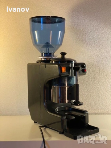 Италиански кафемелачки, снимка 2 - Кафемашини - 49031838