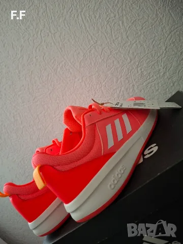 Adidas-Чисто нови!, снимка 3 - Маратонки - 56140594