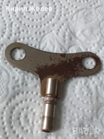 Ключ за стенен часовник 53445, снимка 2 - Антикварни и старинни предмети - 53137719