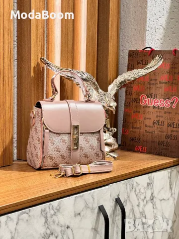 Guess дамски чанти Различни цветове 