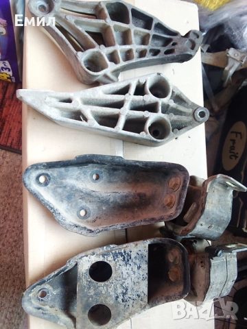 Лапи на мотор за Опел , снимка 4 - Части - 52773015