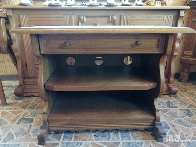 Ретро дървен шкаф/TV маса с чекмедже , снимка 2 - Антикварни и старинни предмети - 53230147