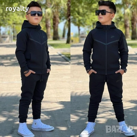 Плътен Детски екип на NIKE с двойно лице - ЧЕРЕН и СИВ ЦВЯТ, снимка 2 - Детски комплекти - 52146199