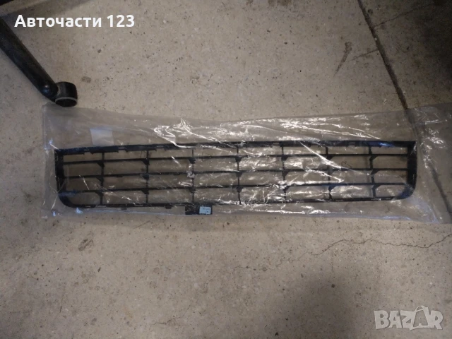 ЧИСТО НОВА ОРИГИНАЛНА ПРЕДНА РЕШЕТКА ЗА CITROEN C2