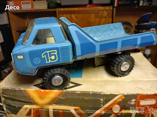 Стари руски ламаринени играчки камиони., снимка 3 - Колекции - 53033287
