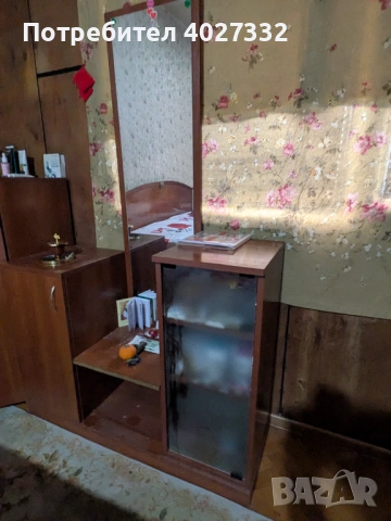 Шкаф с огледало / тоалетка – отлично състояние