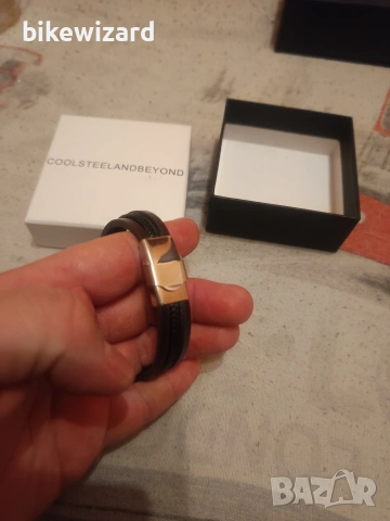 Гривна от кожа НОВА, снимка 2 - Гривни - 53345624