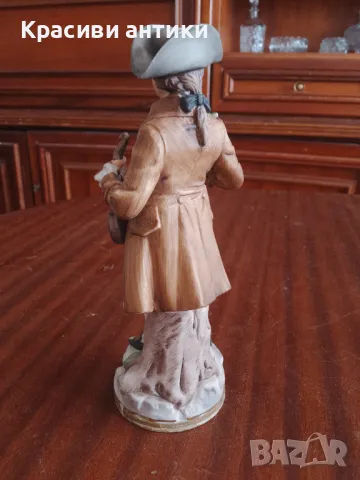 Порцеланова статуетка, старинна от бисквитен порцелан, снимка 7 - Антикварни и старинни предмети - 46635423