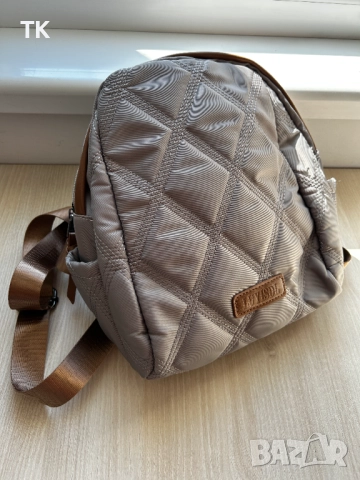 Продавам нова дамска чанта тип раница, снимка 4 - Чанти - 51945951