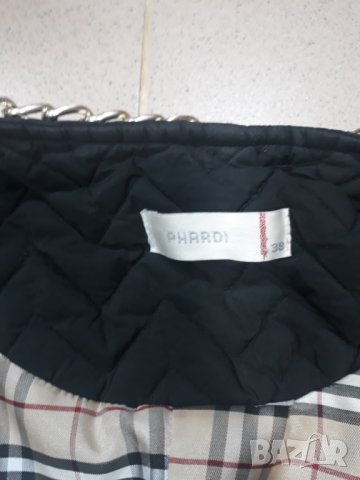 Елегантно дамско късо черно яке с цветен мотив и синджири Phardi, снимка 4 - Якета - 31356276