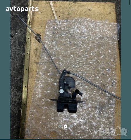 Hyundai Santa fe 07година брава эаден капак, снимка 2 - Части - 40382885