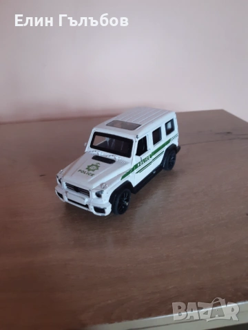 Количка Мерцедес G-класа, Джип полиция колекционерска мащаб1:42