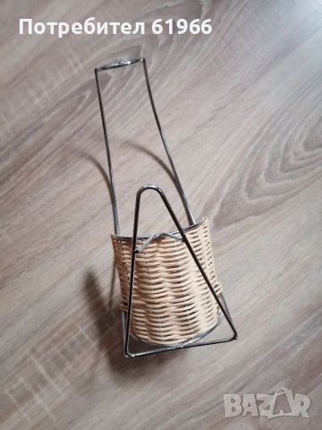 Поставка за  бутилка и метална поставка за чаши! , снимка 2 - Прибори за хранене, готвене и сервиране - 40284019