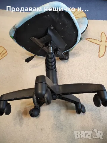 Детски запазен въртящ стол, снимка 4 - Столове - 48931708