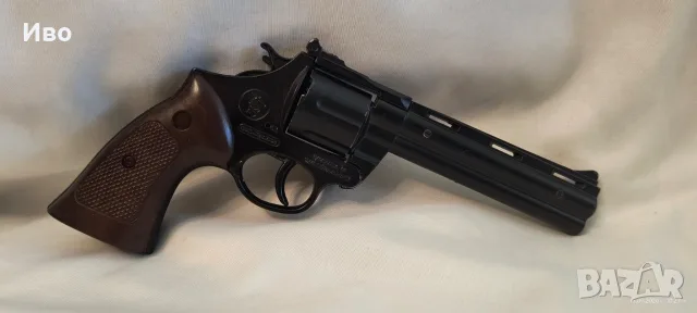 Колекционерски револвер с капси – реплика на Colt Python Magnum .357, снимка 6 - Колекции - 56516450