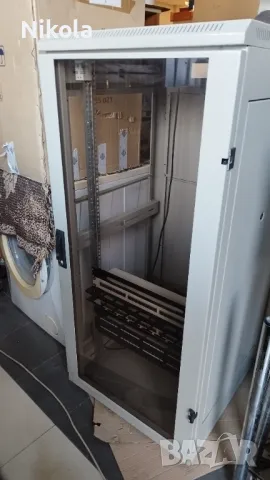 Комуникационен шкаф - Свободно стоящ рак шкаф 26U 