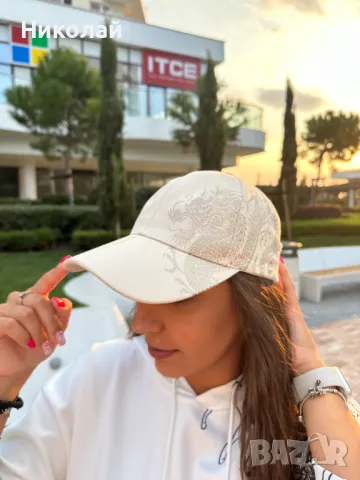 Шапка с дракон в различни цветове, снимка 2 - Шапки - 47630458