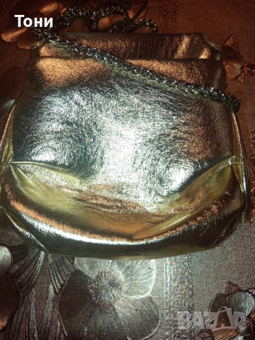 Нова Кожена Златиста Дамска Чанта , снимка 7 - Чанти - 53277449
