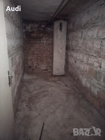 Под нем склад мазе подходящо  за, съхранение на багаж, лични вещи, снимка 3 - Складове - 52906240