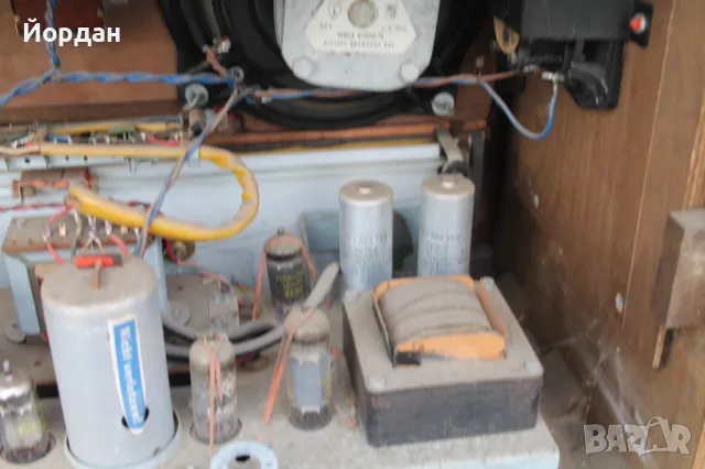 Немско радио ''Stassfurt 600'', снимка 15 - Антикварни и старинни предмети - 48198355