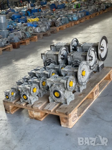 Червячен редуктор 090, Ф35, снимка 2 - Други машини и части - 51164548